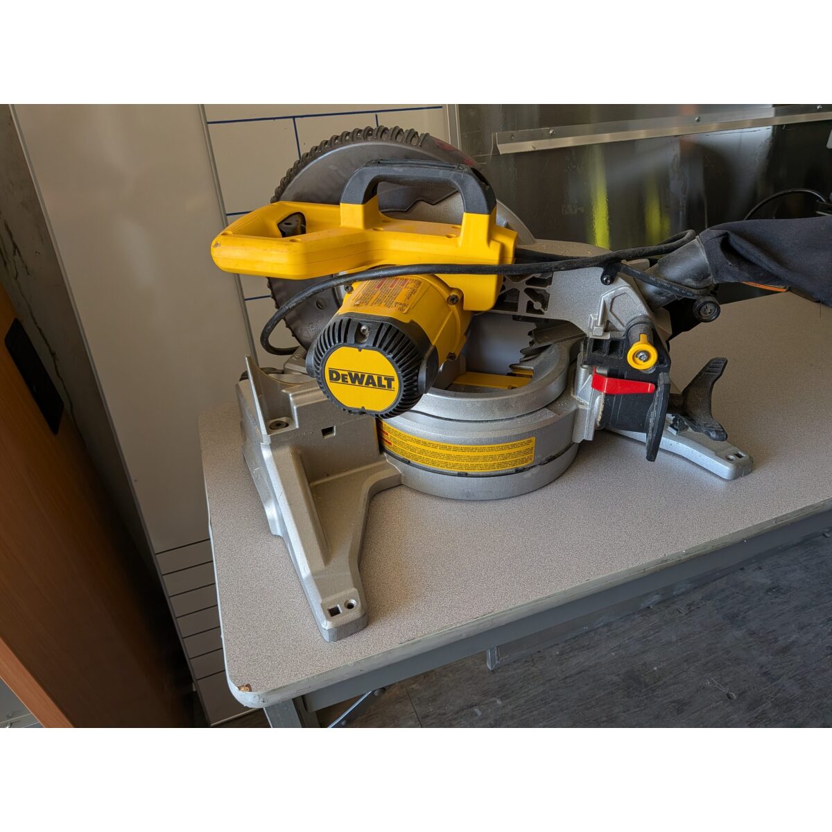 DeWalt Compound Miter Saw