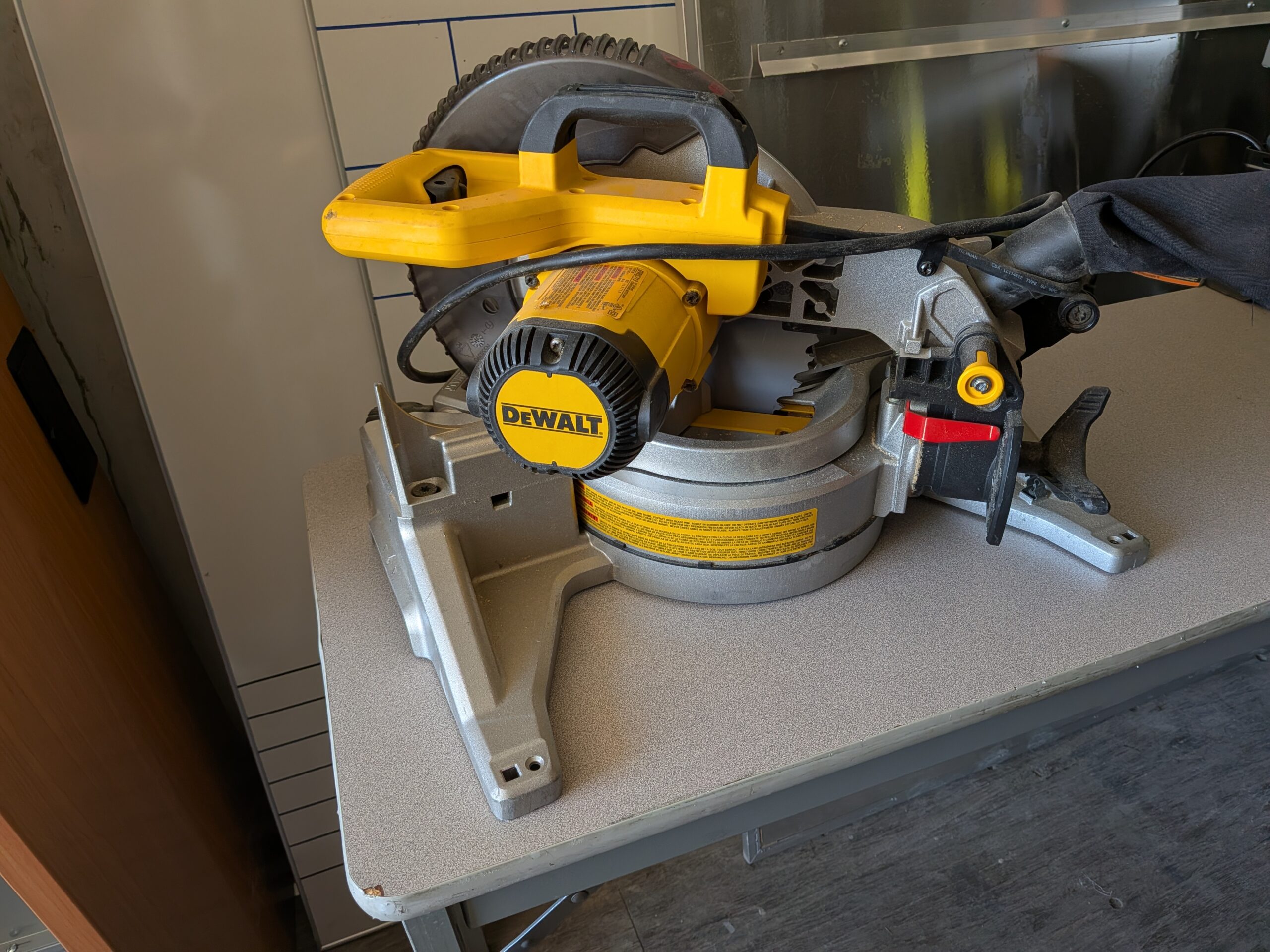 DeWalt Compound Miter Saw DeWalt Compound Miter Saw