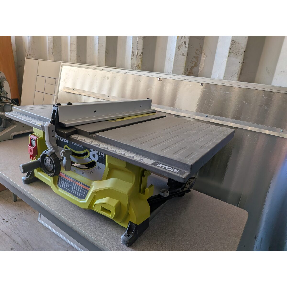 RYOBI 8-1/4″ Compact Portable Table Saw